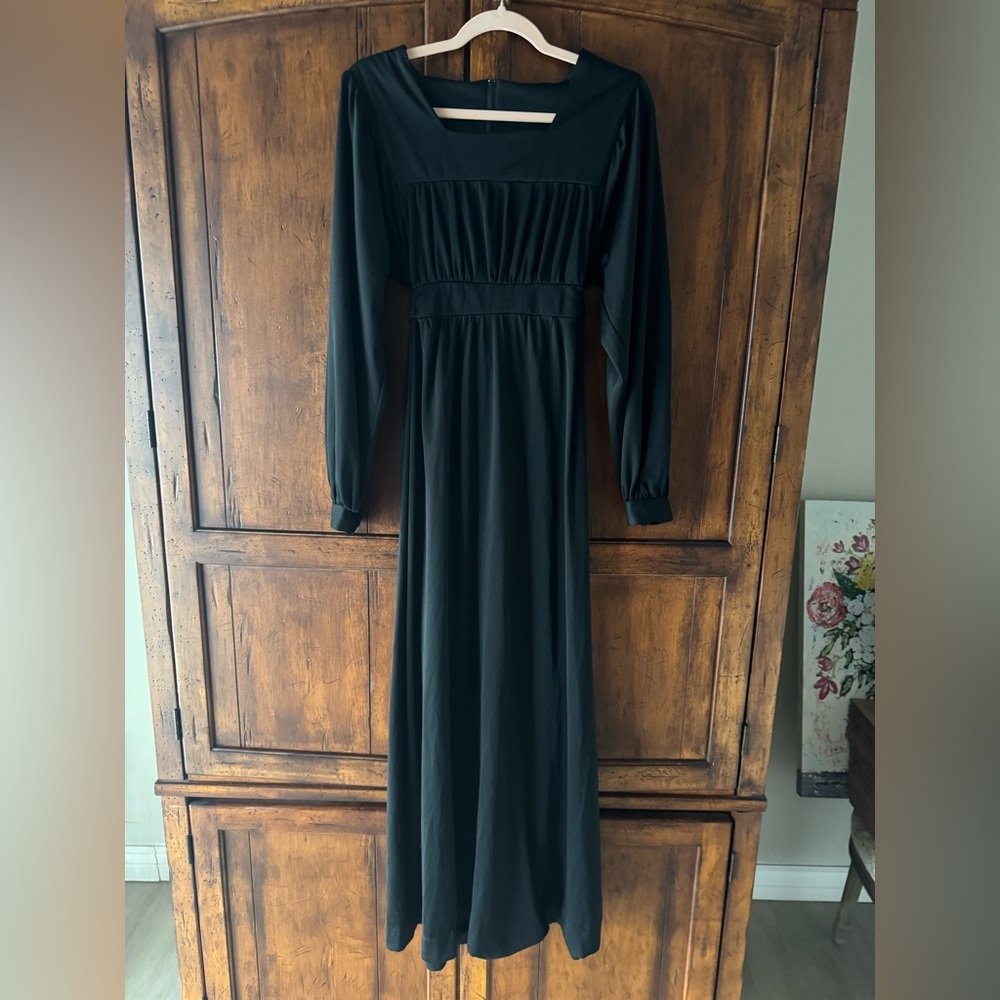 Vintage Black Square-Neck Long Sleeve Maxi Dress
